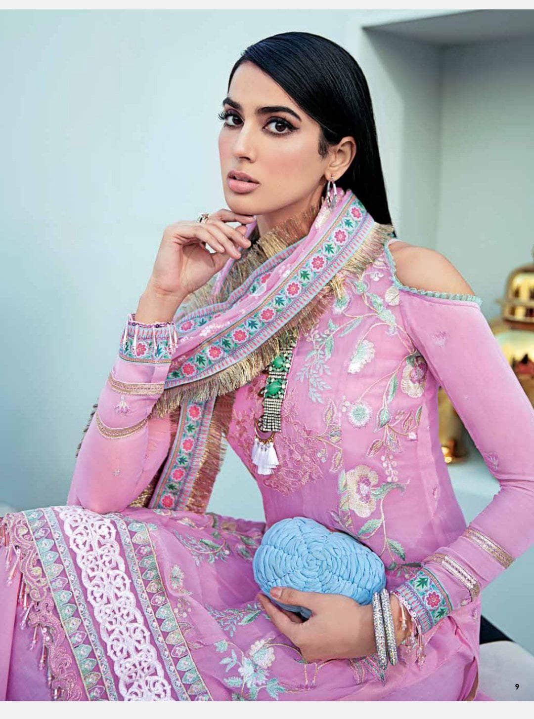 img_gul_ahmed_luxury_collection_2021_awwal_boutique