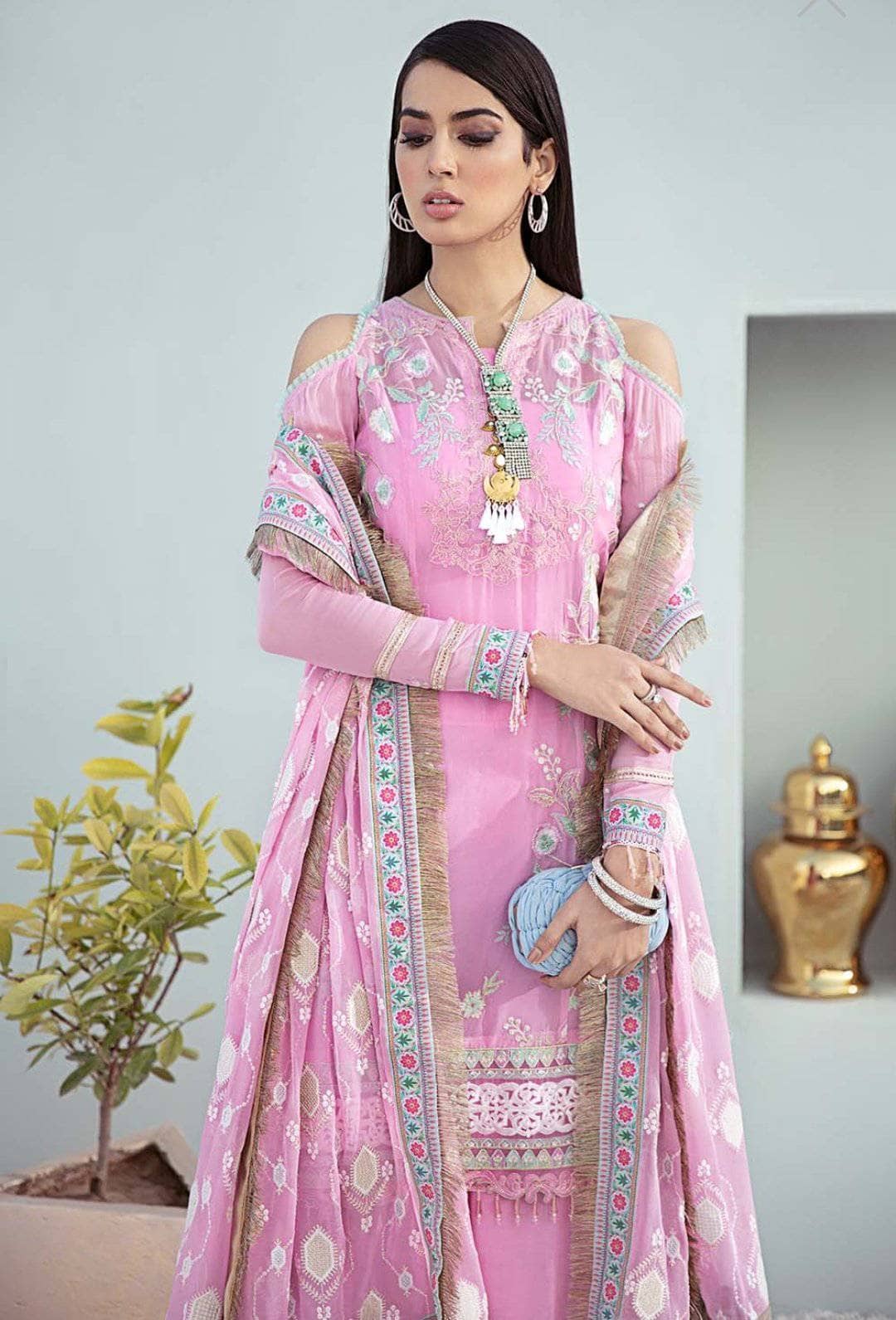 img_gul_ahmed_luxury_collection_2021_awwal_boutique
