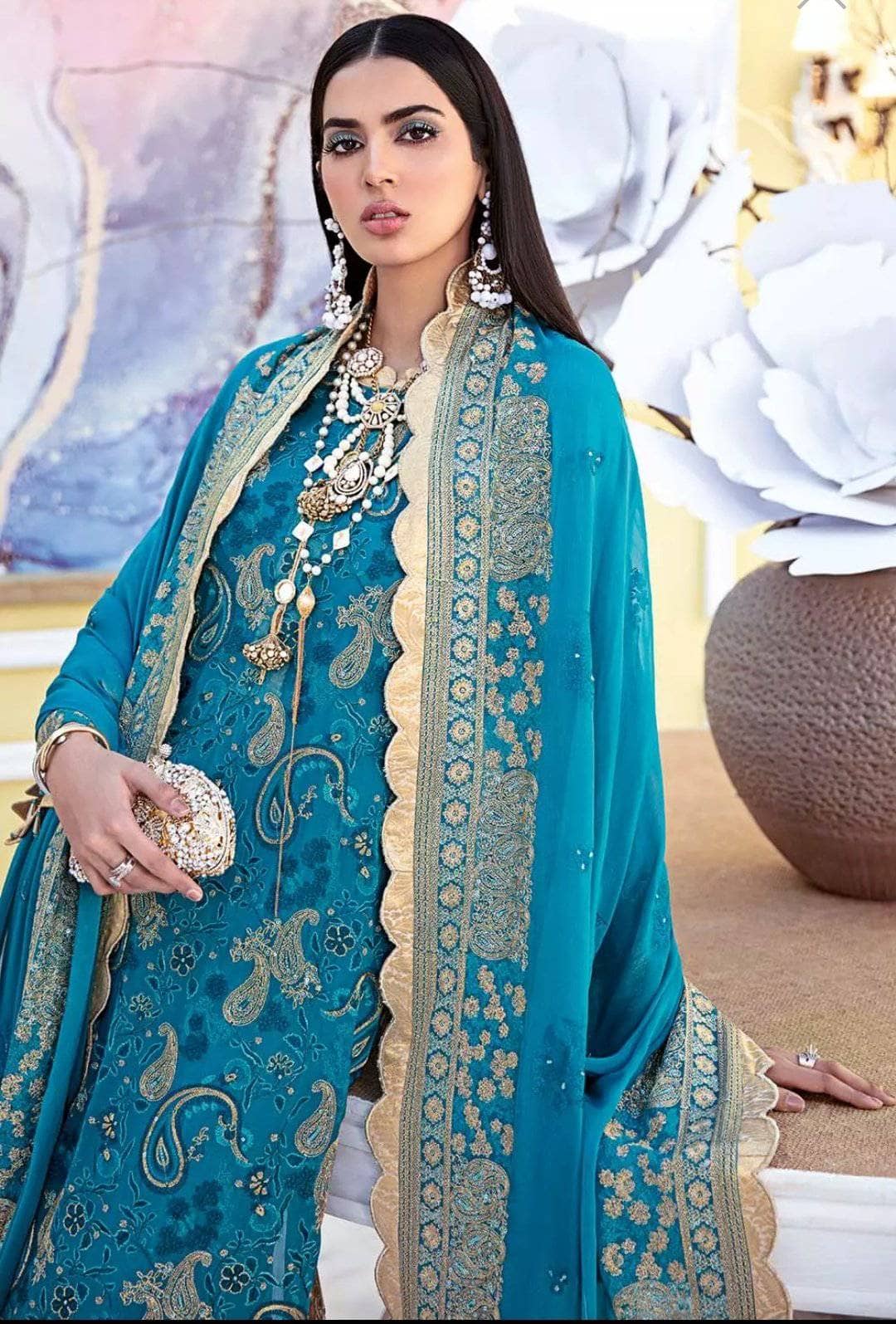 img_gul_ahmed_luxury_collection_2021_awwal_boutique