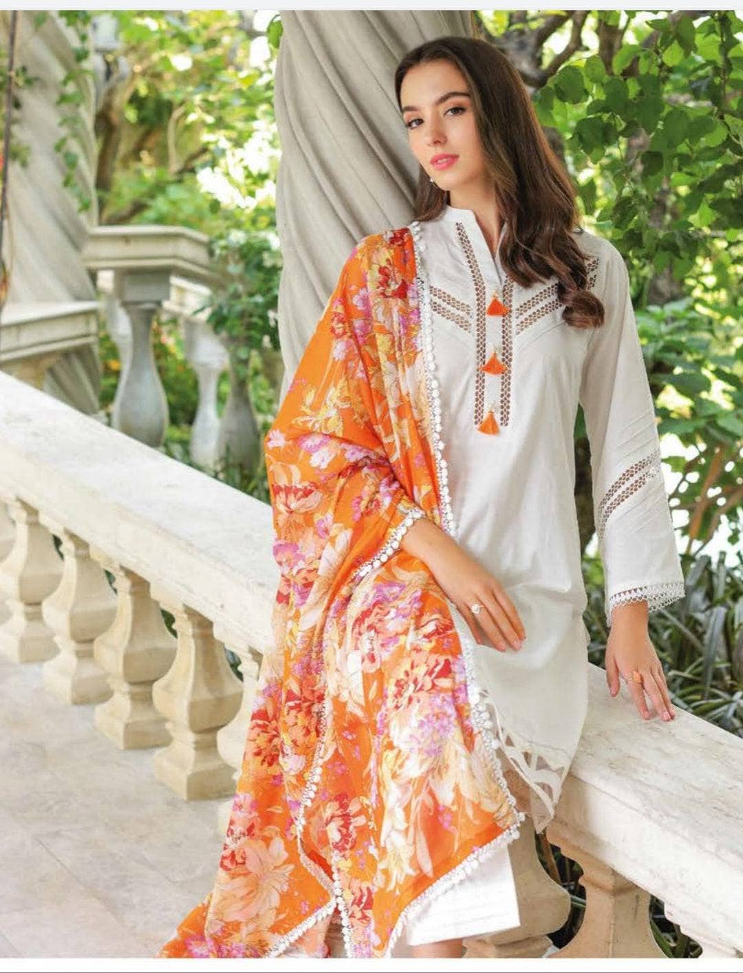 img_gul_ahmed_essentials_23_awwal_boutique