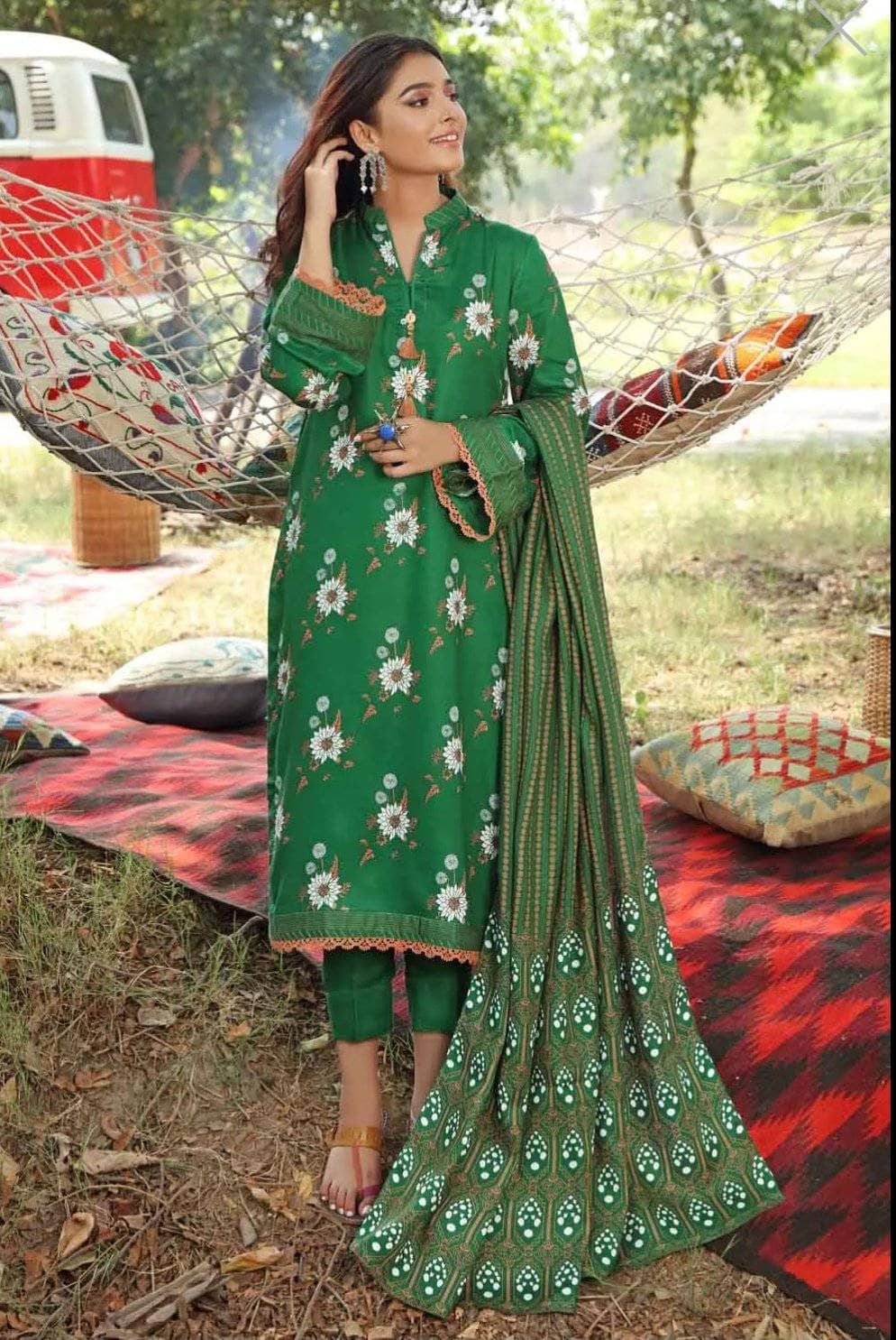 img_gul_ahmed_winter_collection_awwal_boutique