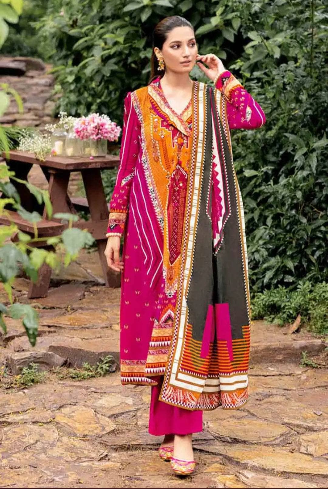 Img_gul_ahmed_khaddar_2022_awwal_boutique