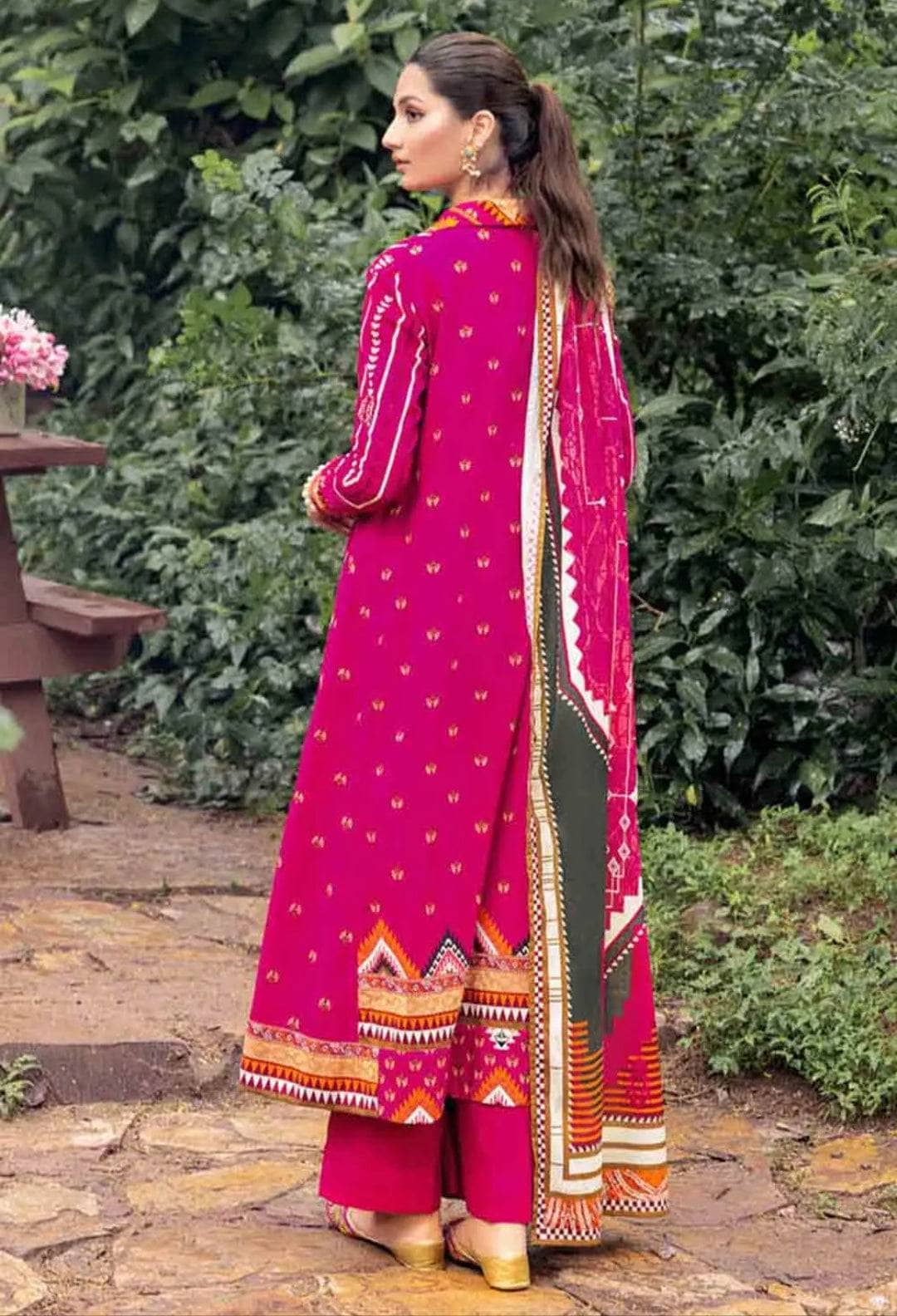 Img_gul_ahmed_khaddar_2022_awwal_boutique