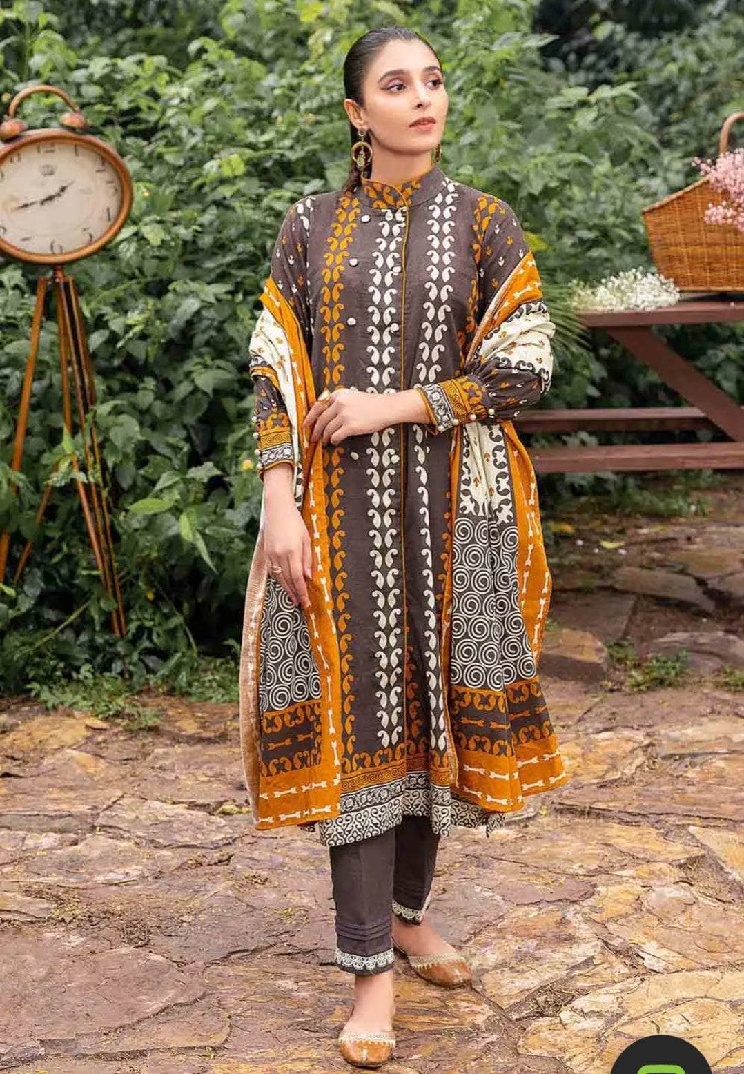 Img_gul_ahmed_khaddar_2022_awwal_boutique