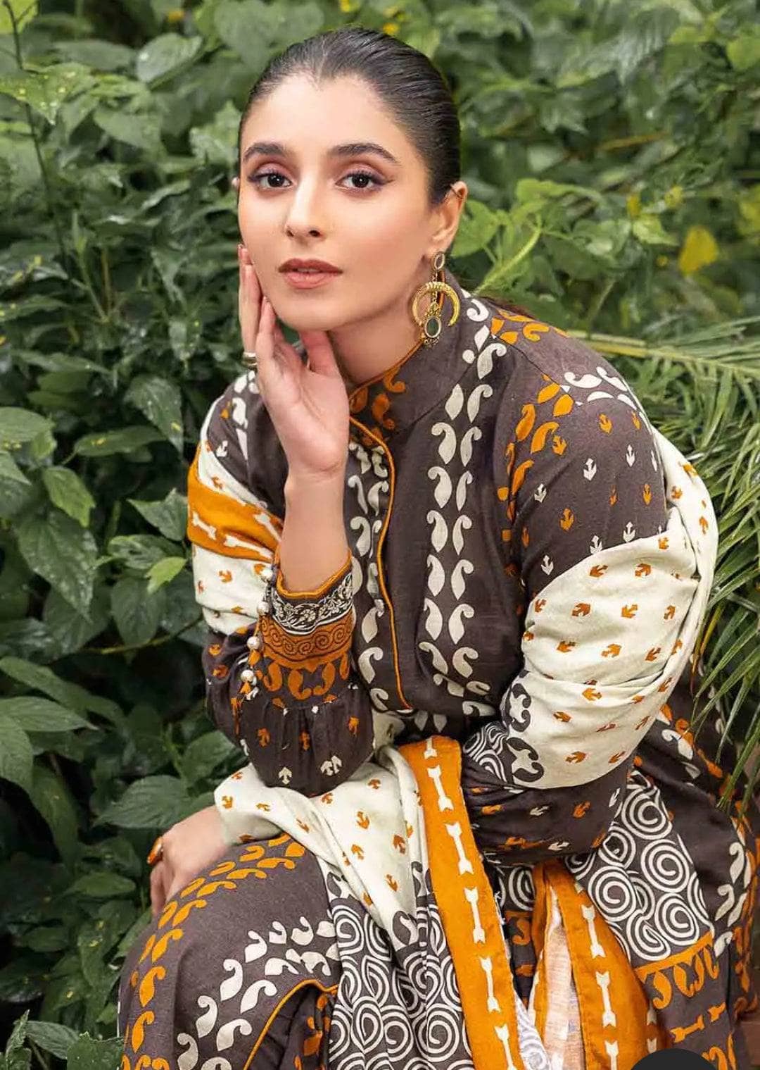 Img_gul_ahmed_khaddar_2022_awwal_boutique
