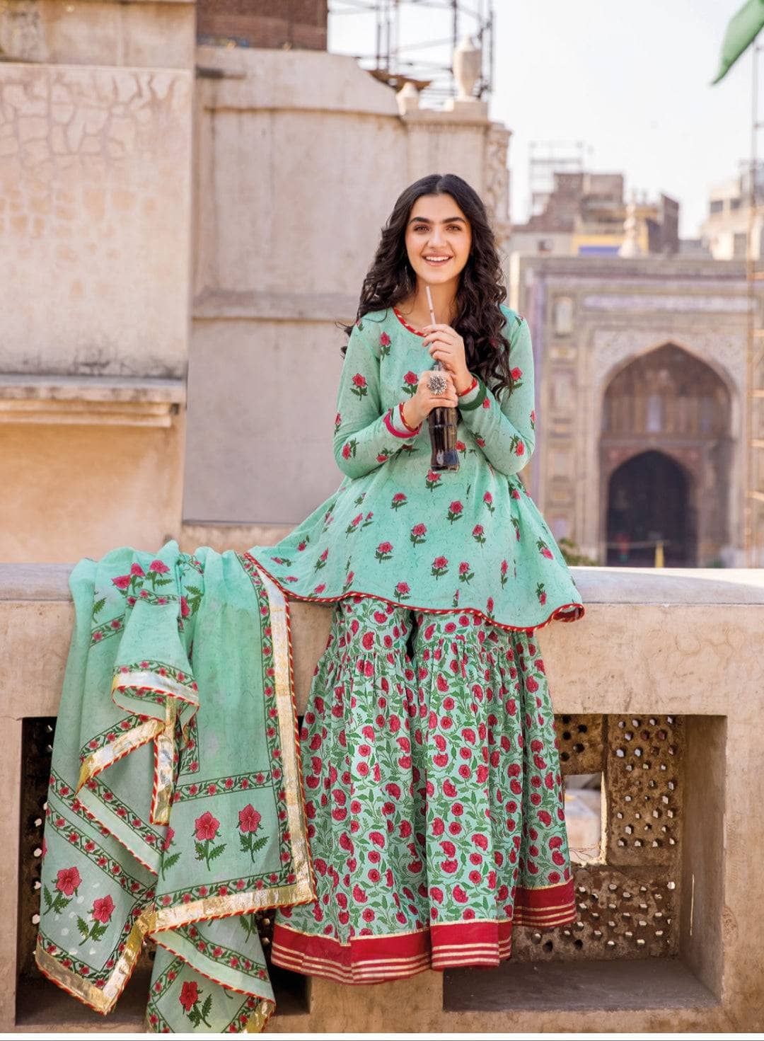img_gul_ahmed_vintage_awwal_boutique