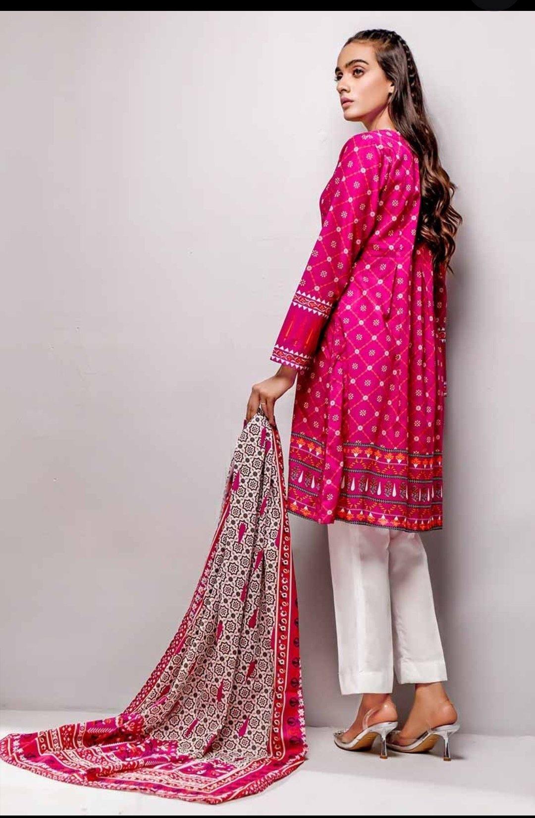 img_gul_ahmed_lawn_awwal_boutique