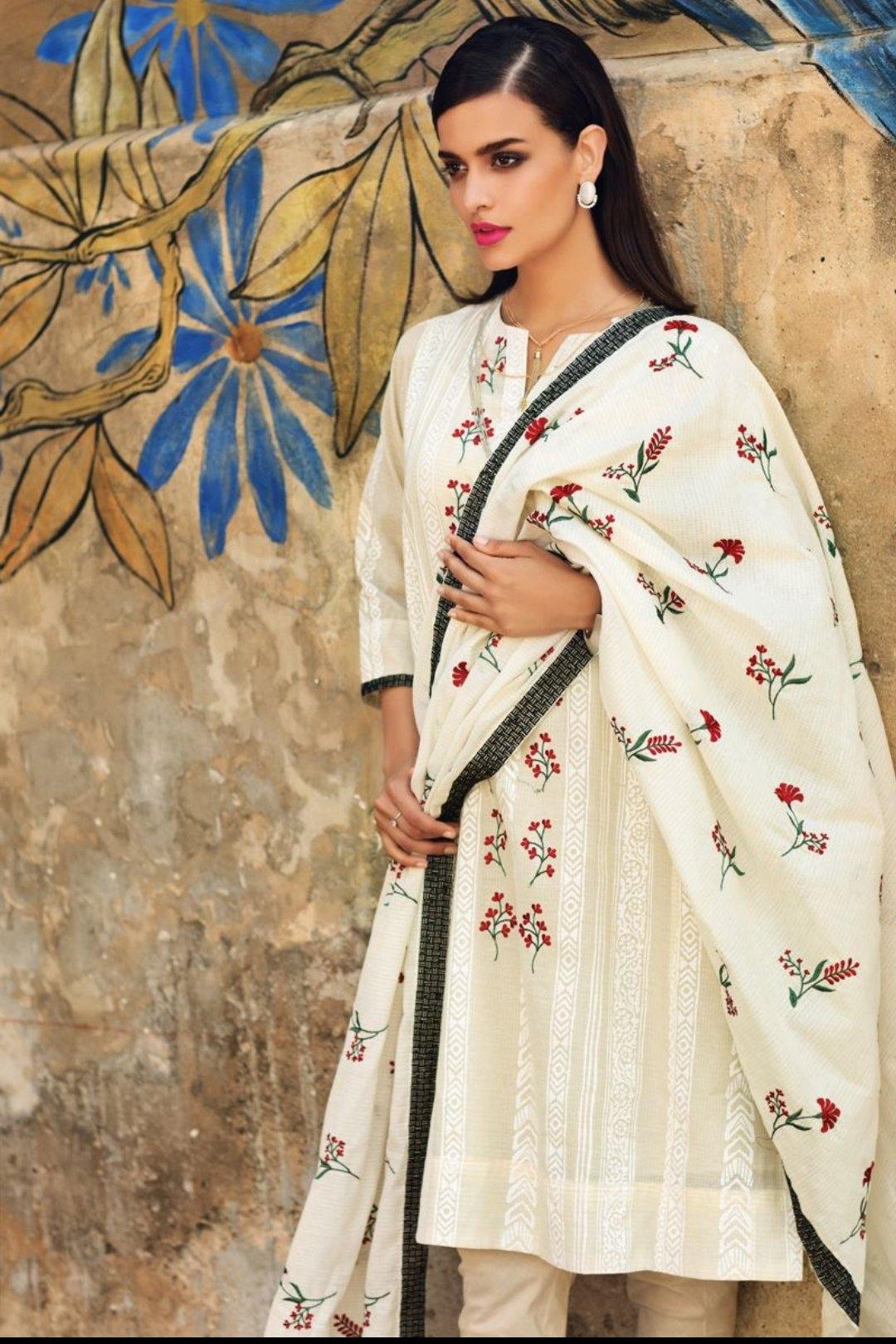 img_gul_ahmed_summer_premium_lawn_collection_awwal_boutique