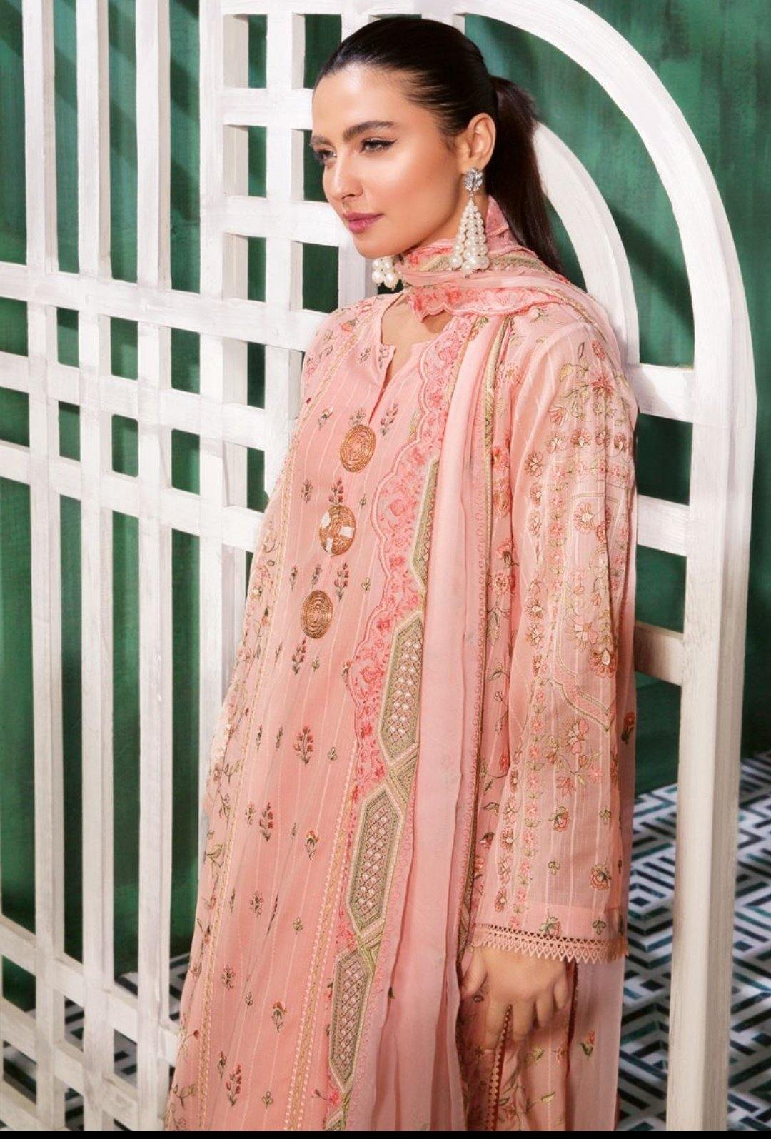 img_gul_ahmed_summer_premium_lawn_collection_awwal_boutique