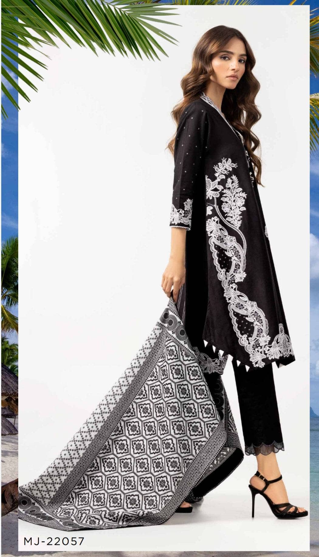img_ambrosia_black_and_white_lawn_22_awwal_boutique