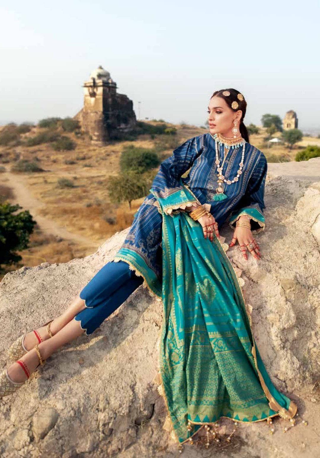 img_gul_ahmed_luxury_collection_2021_awwal_boutique