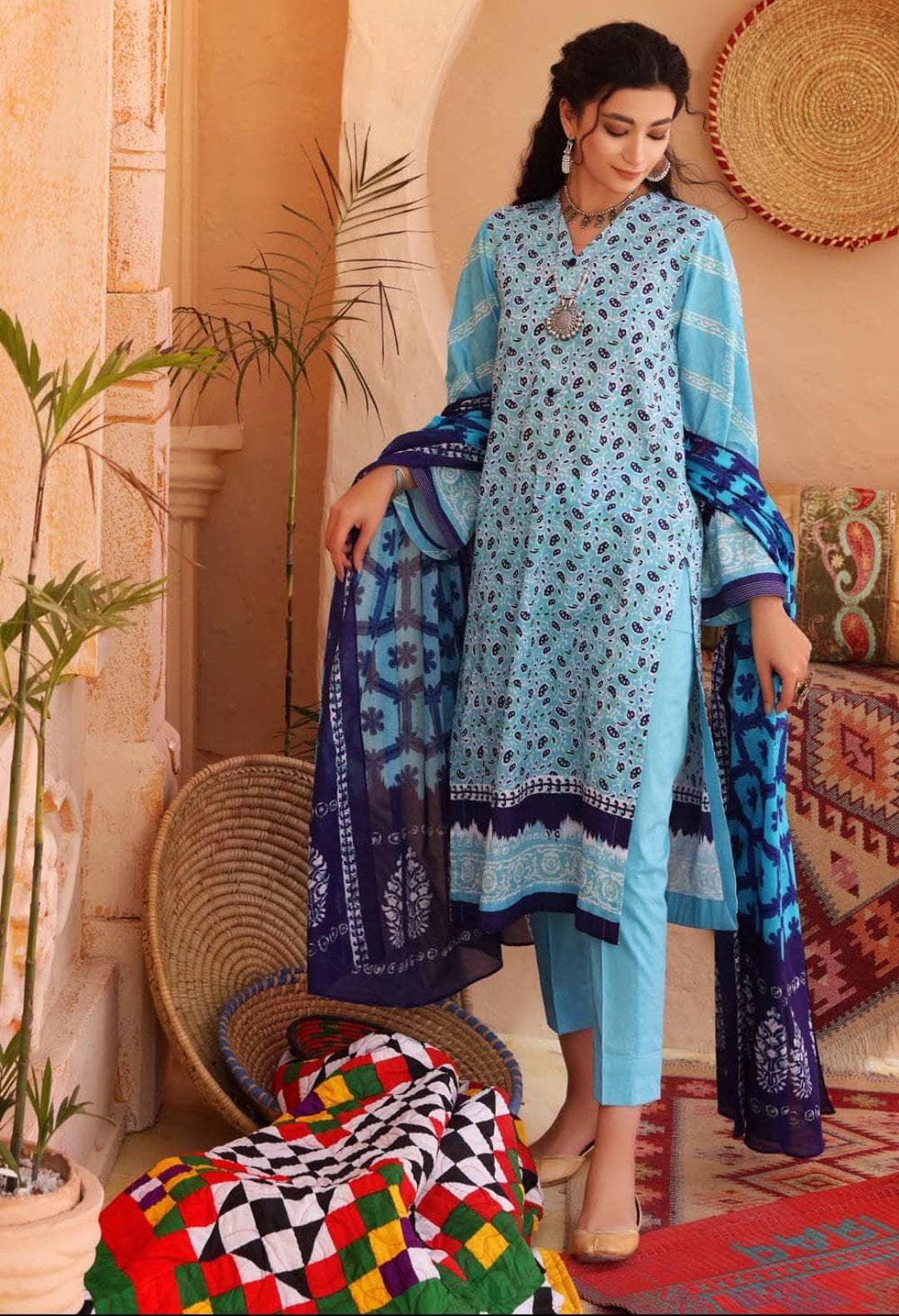 img_gul_ahmed_lawn_2021_batik_prints_awwal_boutique