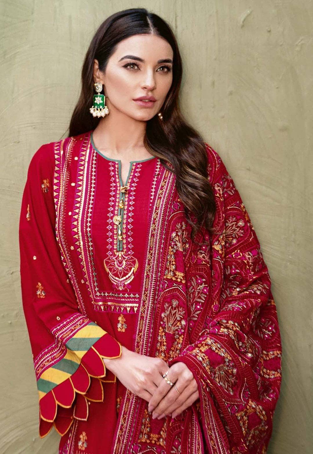 img_gul_ahmed_luxury_collection_2021_awwal_boutique