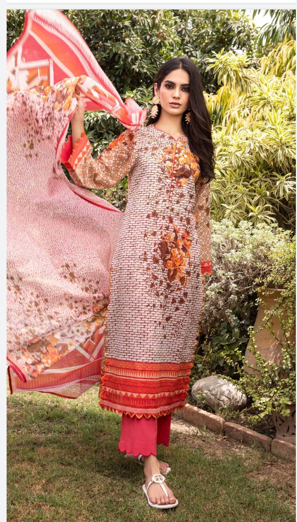 img_gul_ahmed_regalia_awwal_boutique