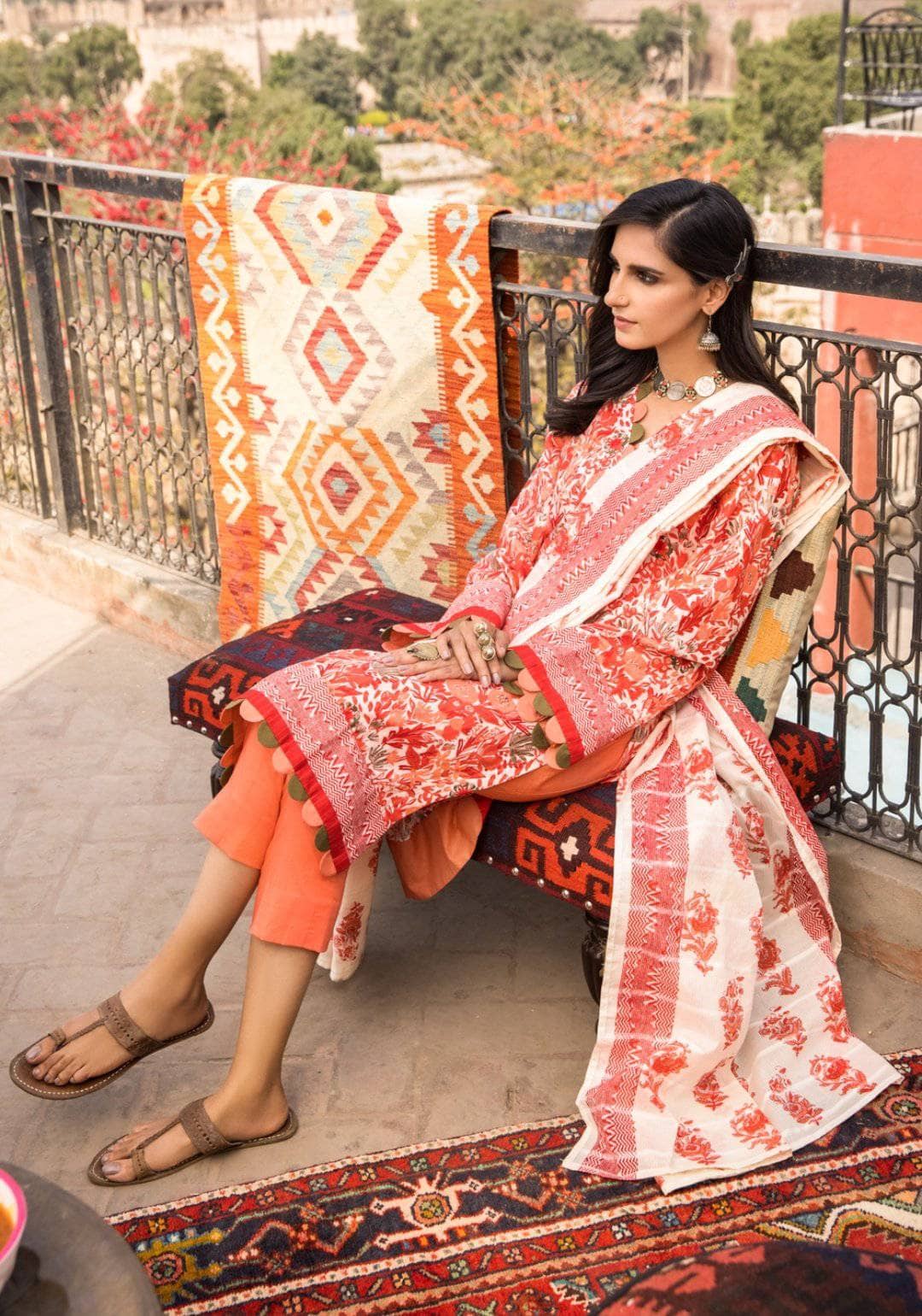 img_gul_ahmed_summer_premium_lawn_collection_awwal_boutique
