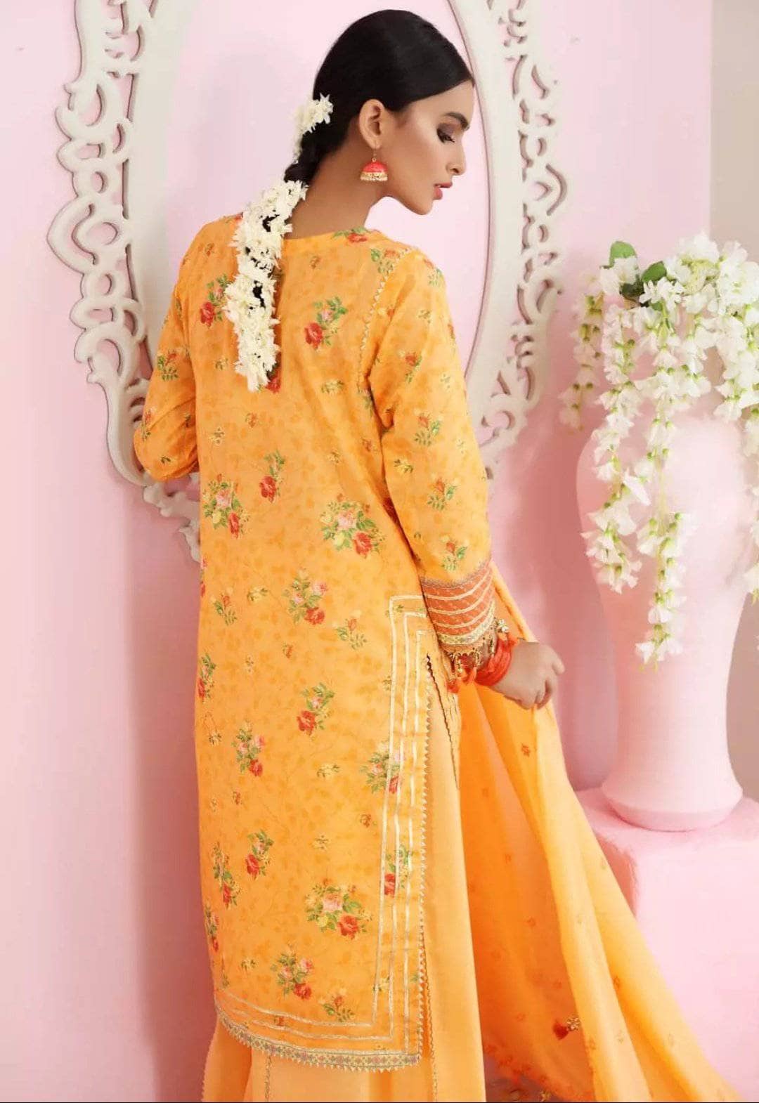 img_gul_ahmed_luxury_collection_2021_awwal_boutique