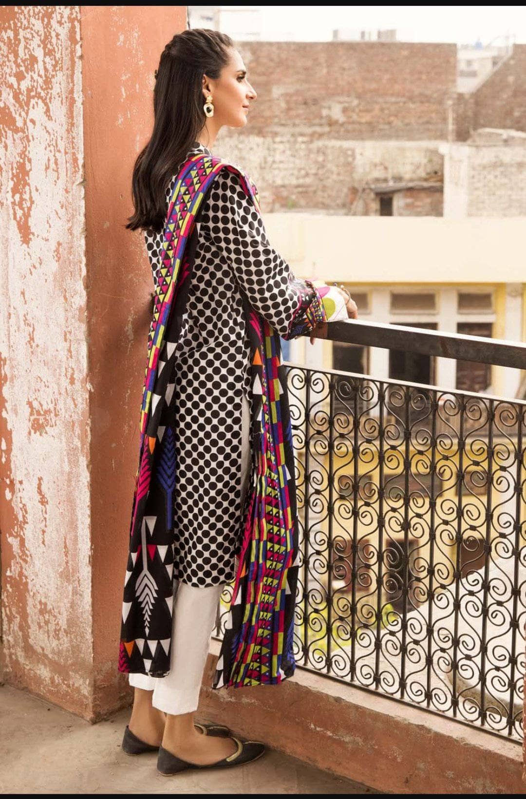 img_gul_ahmed_summer_premium_lawn_collection_awwal_boutique