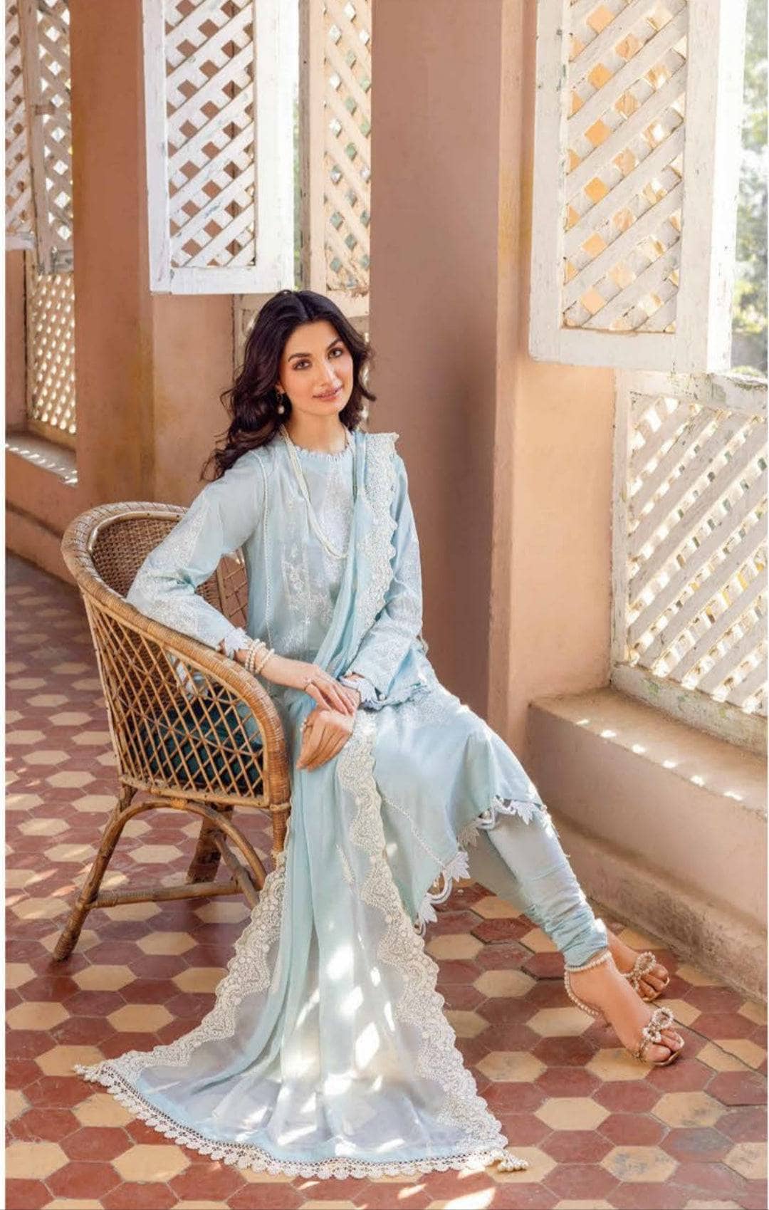 img_gul_ahmed_premium_lawn_23_awwal_boutique