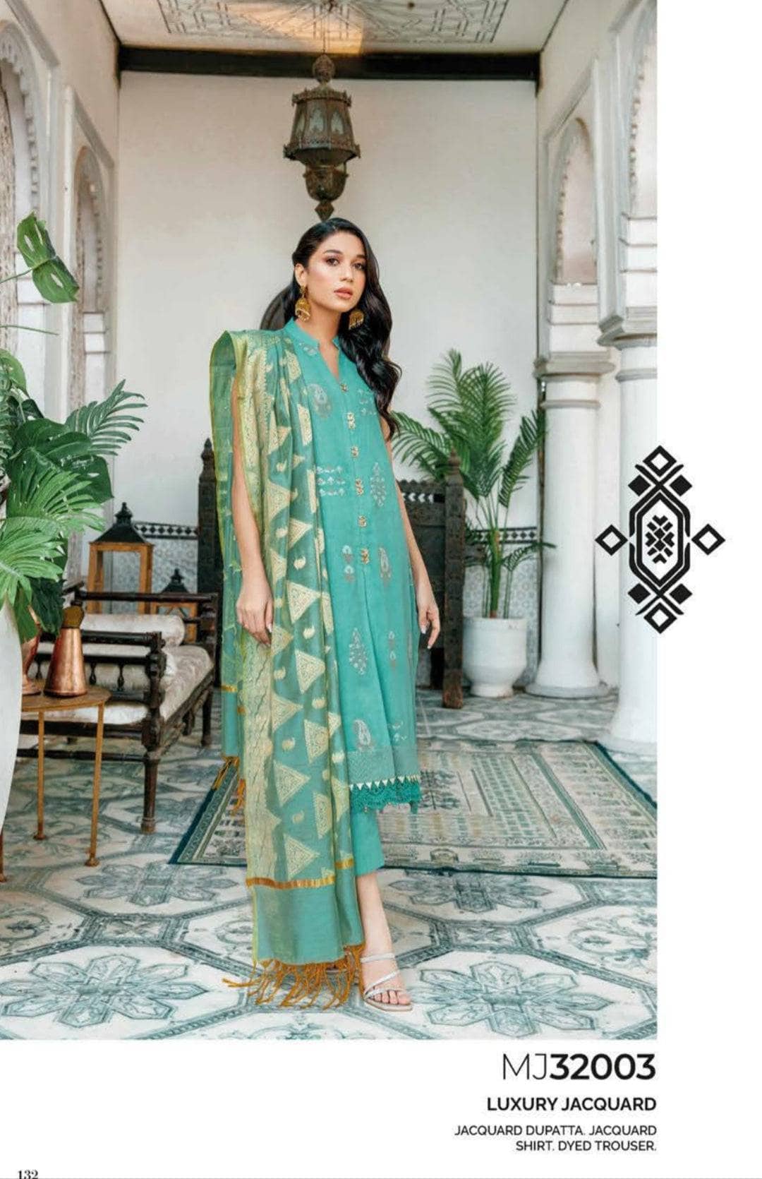 img_gul_ahmed_premium_lawn_23_awwal_boutique
