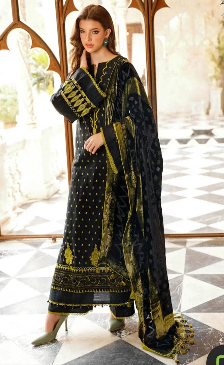 img_gul_ahmed_winter_22_awwal_boutique