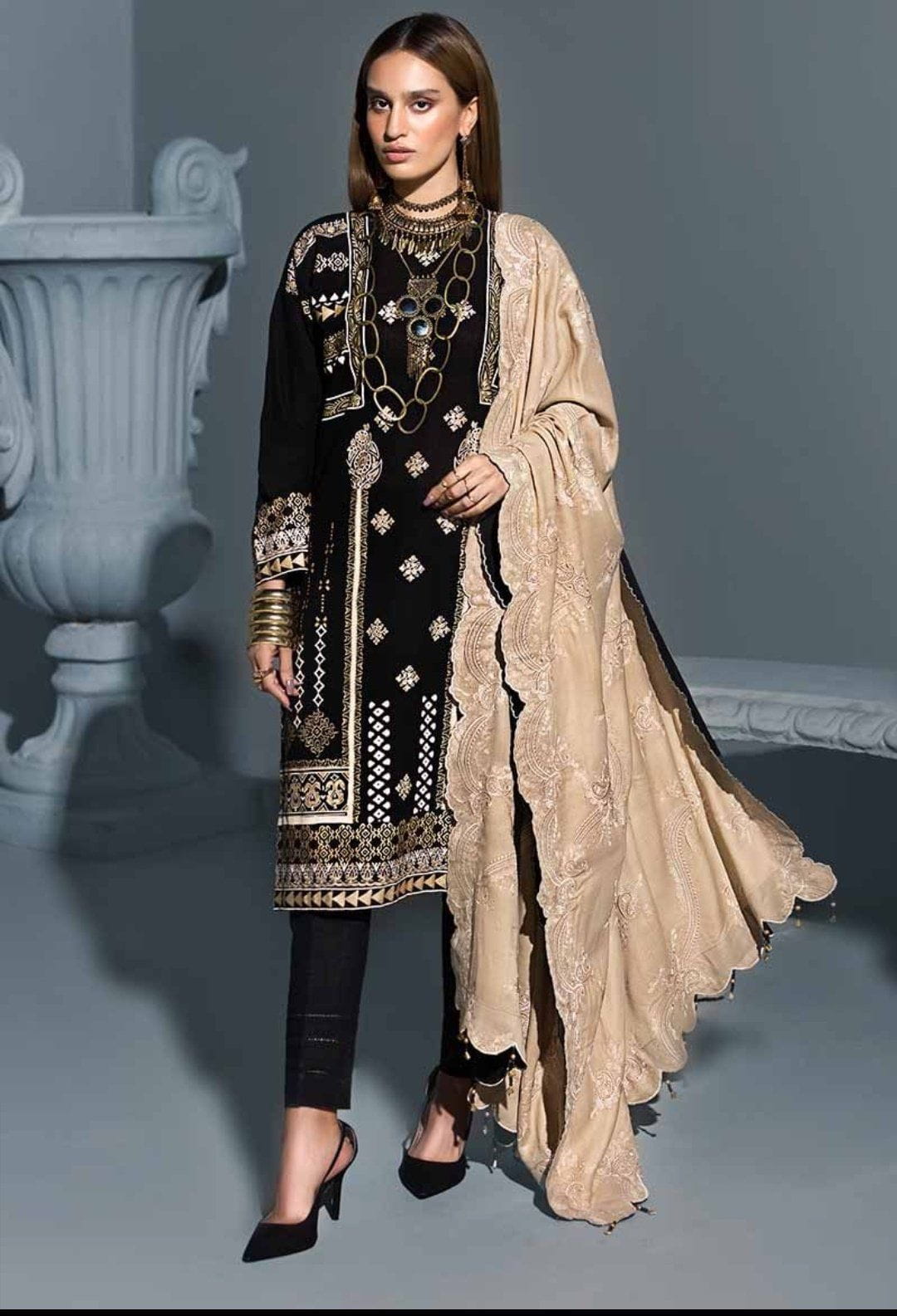img_gul_ahmed_embroidered_woolen_shawl_collection_awwal_boutique