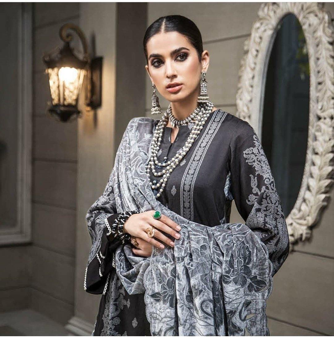 img_gul_ahmed_lacquer_Velvet_awwal_boutique
