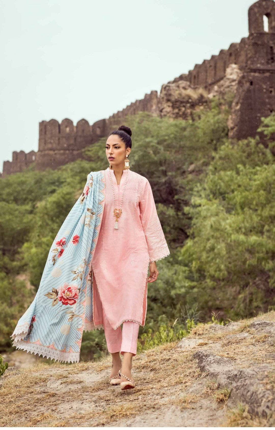 img_gul_ahmed_khaddar_corduroy_awwal_boutique