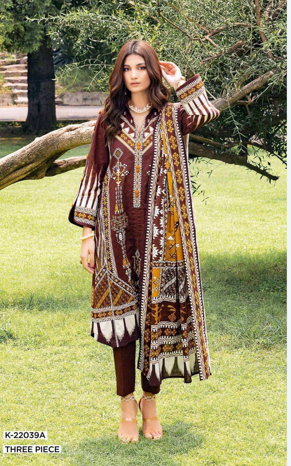 img_gul_ahmed_khaddar_awwal_boutique