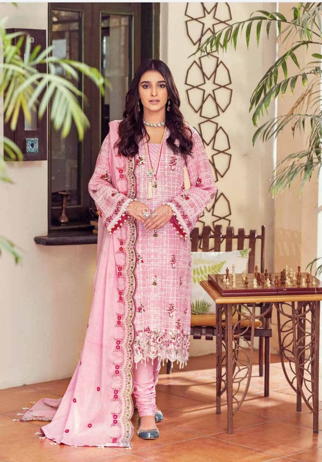 img_gul_ahmed_lawn_2022_awwal_boutique