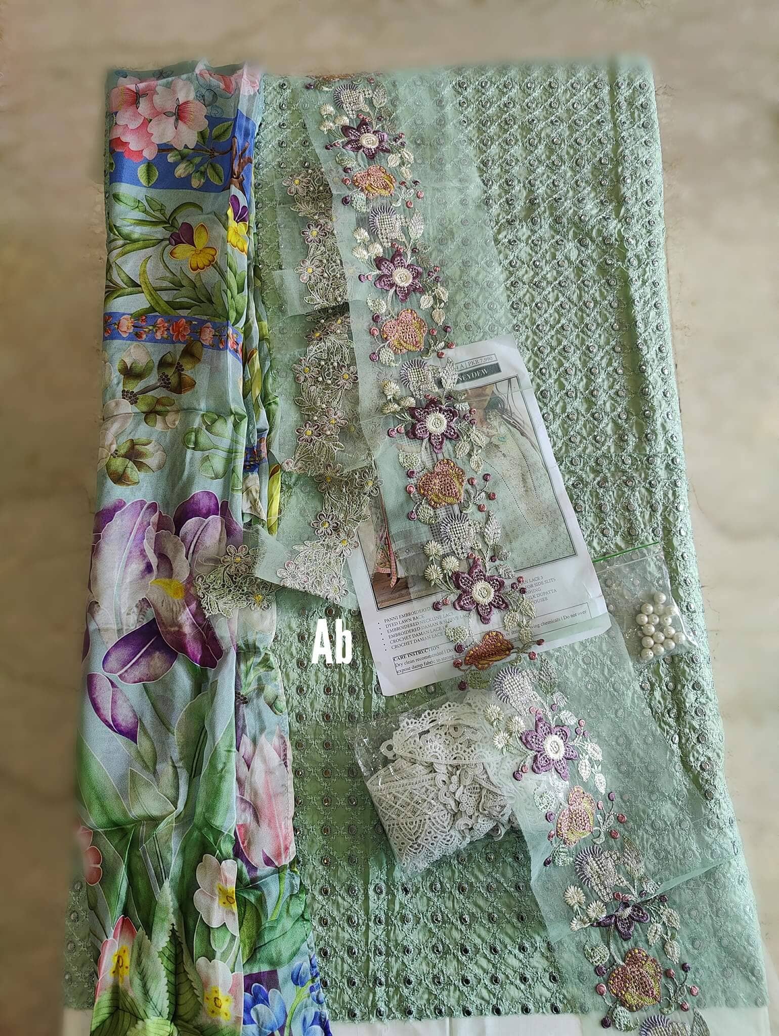 img_hemline_by_mushq_awwal_boutique