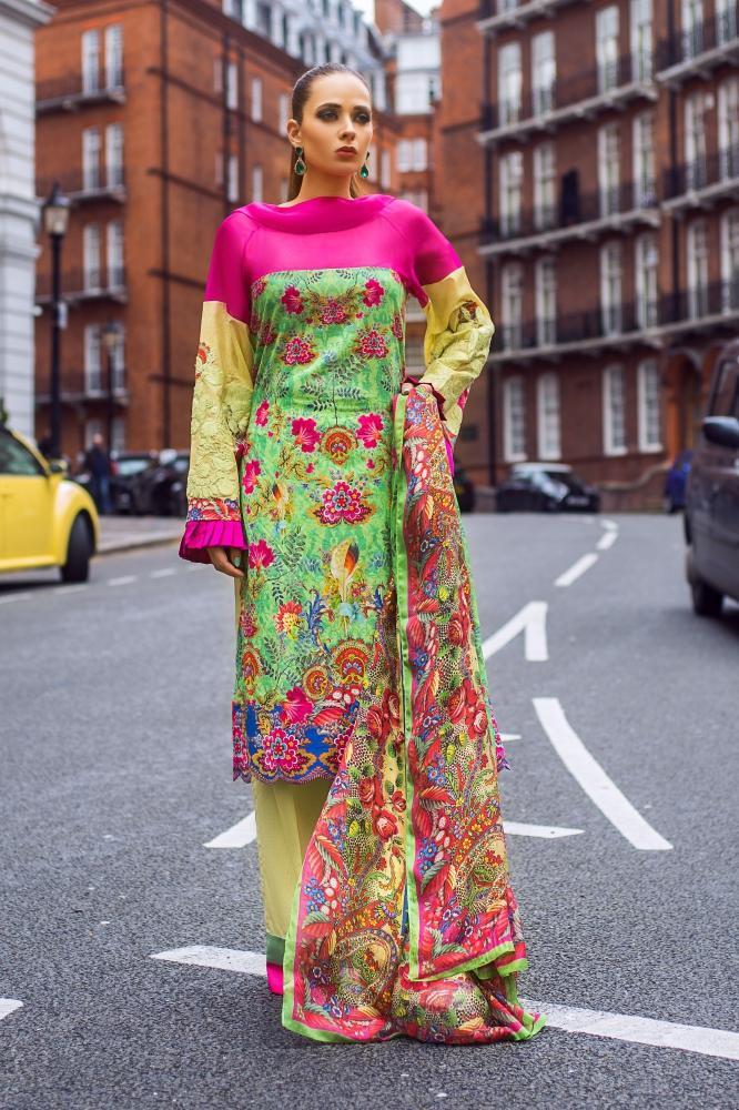 img_honey_waqar_lawn_collection_sale_awwal_boutique