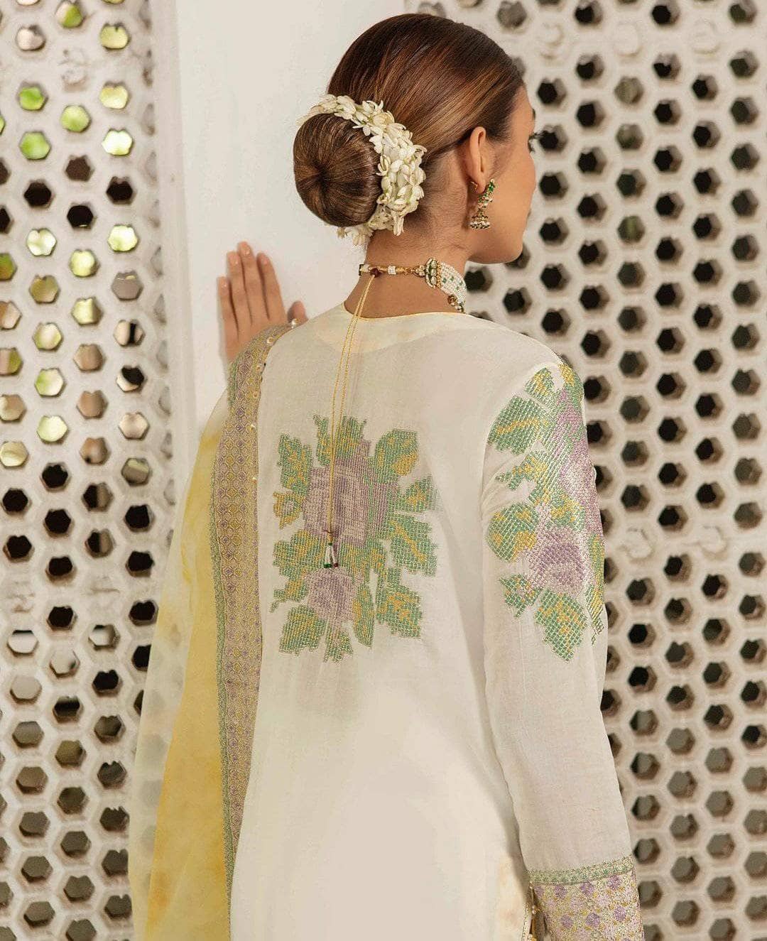 img_husain_rehar_luxury_lawn_2021_awwal_boutique