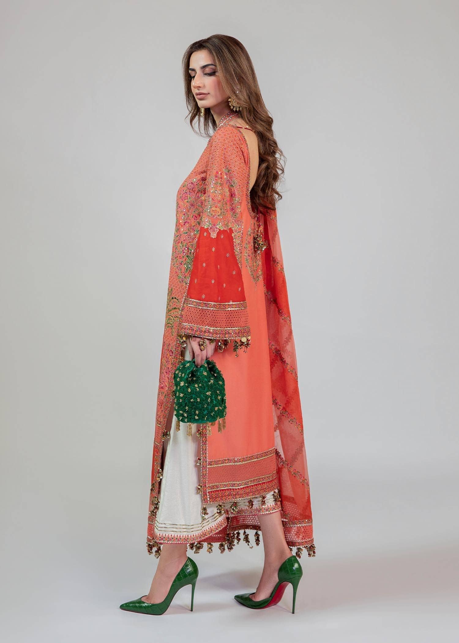 img_hussain_rehar_luxury_lawn_roshan_23_awwal_boutique