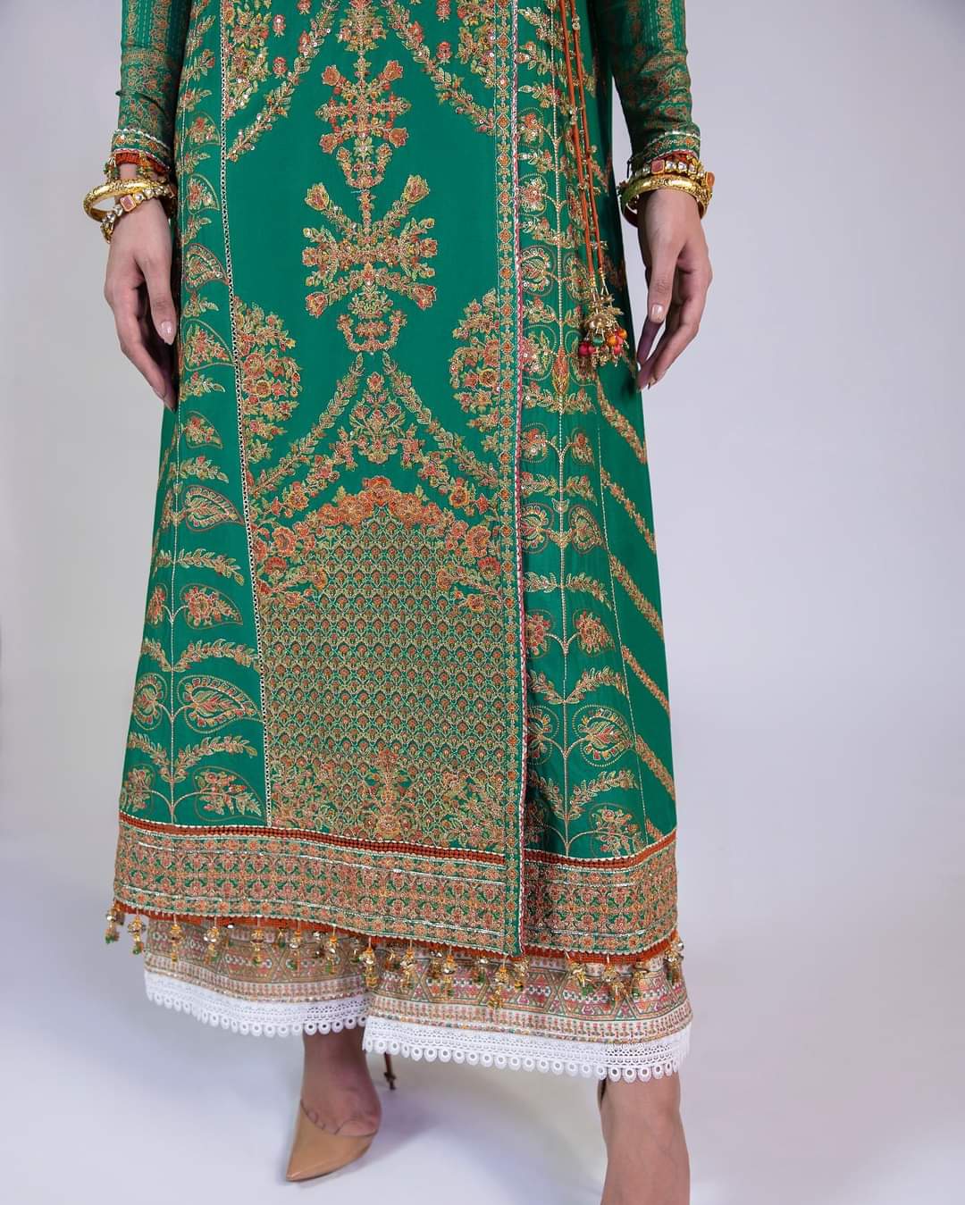 img_hussain_rehar_luxury_lawn_roshan_23_awwal_boutique