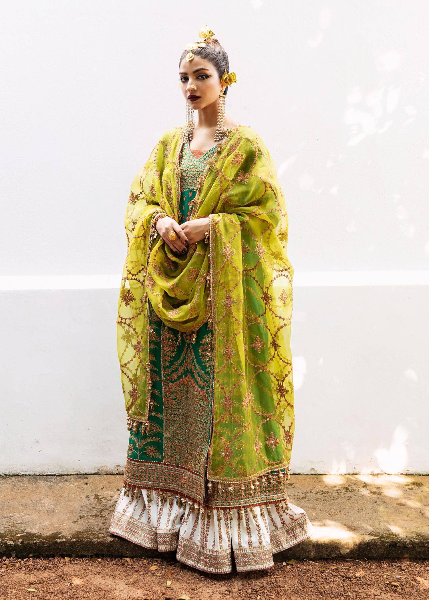 img_hussain_rehar_luxury_lawn_roshan_23_awwal_boutique