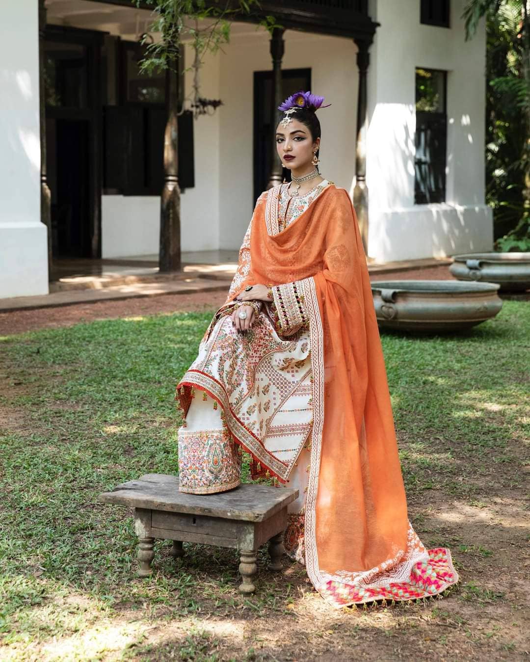 img_hussain_rehar_roshan_lawn_23_awwal_boutique