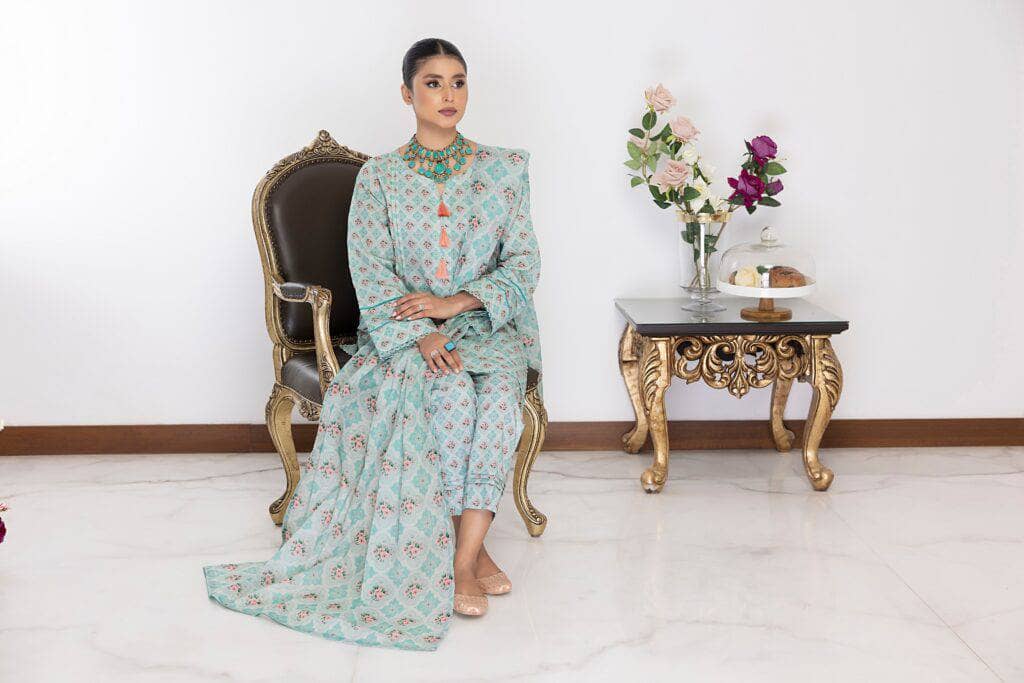 img_identics_by_regalia_awwal_boutique