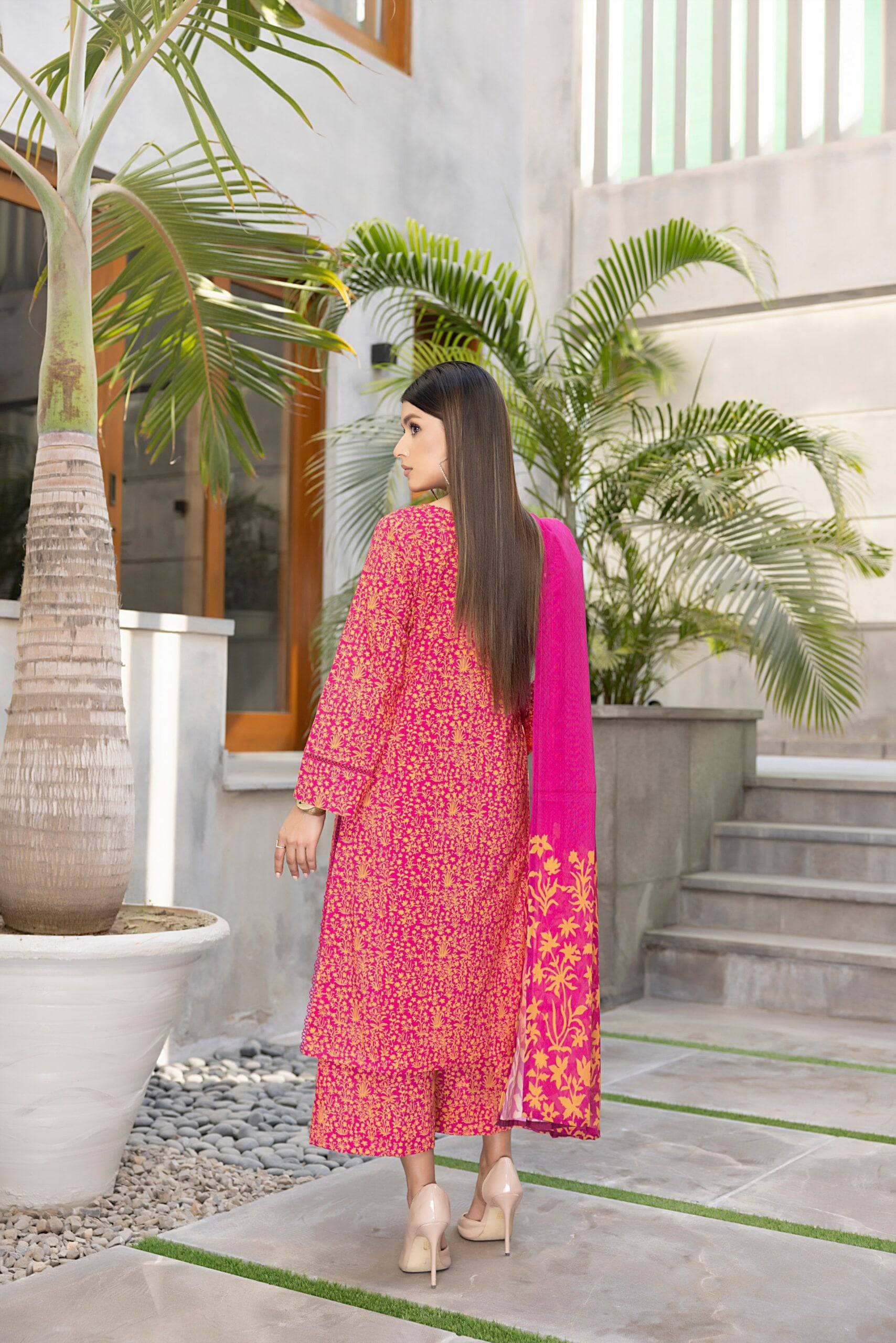 img_identics_by_regalia_awwal_boutique