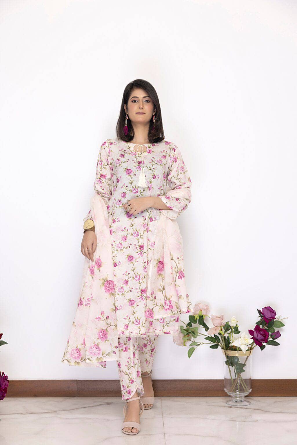 img_identics_by_regalia_awwal_boutique