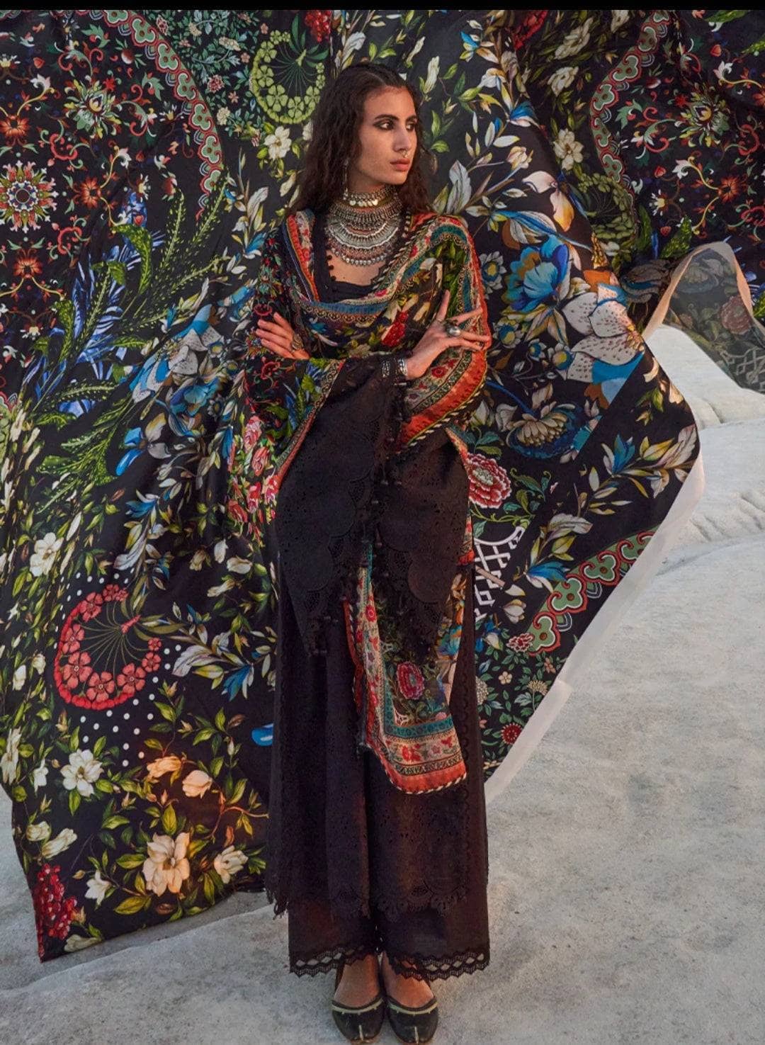 img_lawnkari_22_awwal_boutique