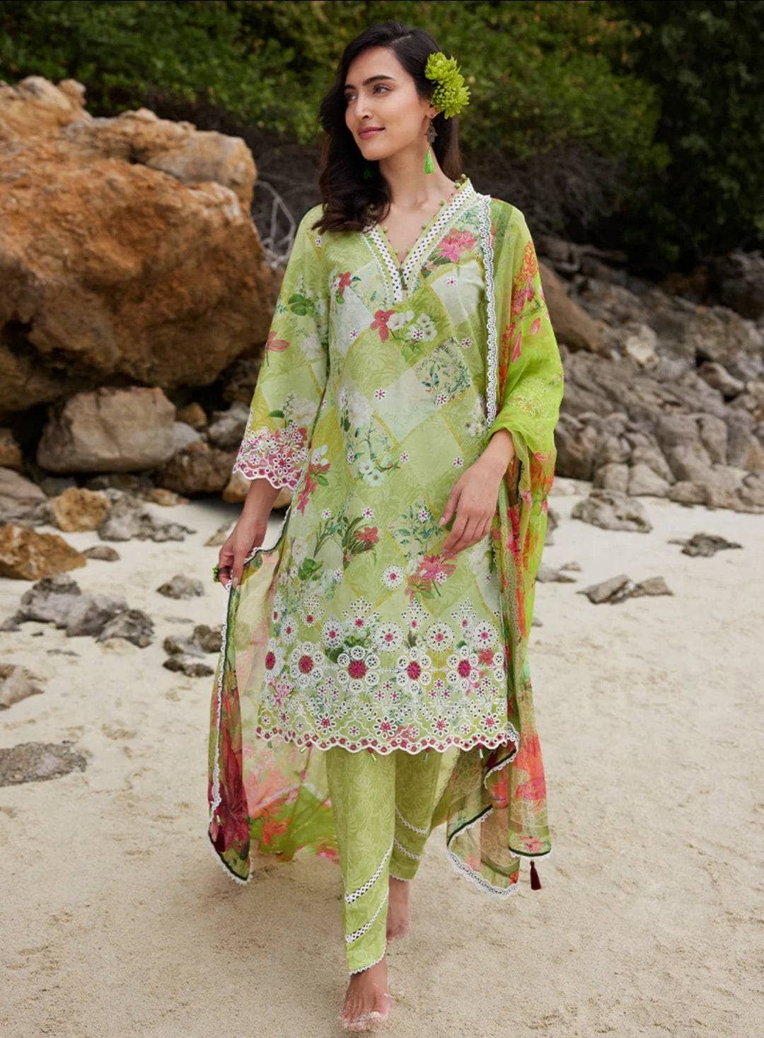 img_image_lawnkari_printkari_23_awwal_boutique