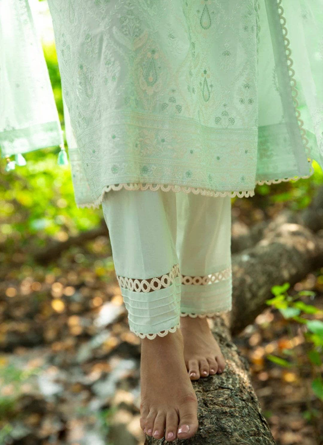 img_image_lawnkari_lawn_2021_awwal_boitique