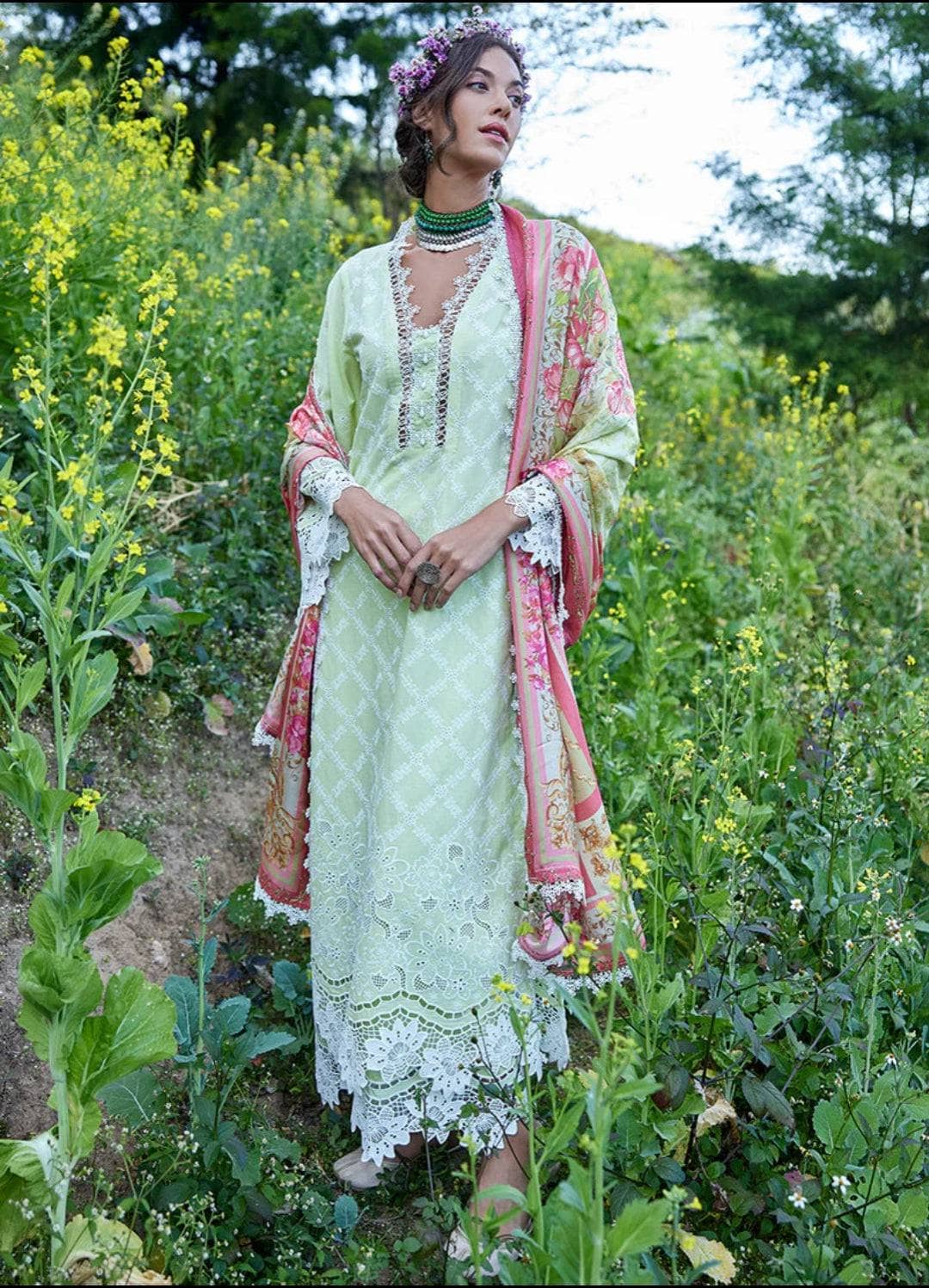 img_image_lawnkari_lawn_23_awwal_boutique