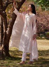 img_image_lawnkari_lawn_23_awwal_boutique