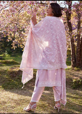 Img_image_lawnkari_23_awwal_boutique