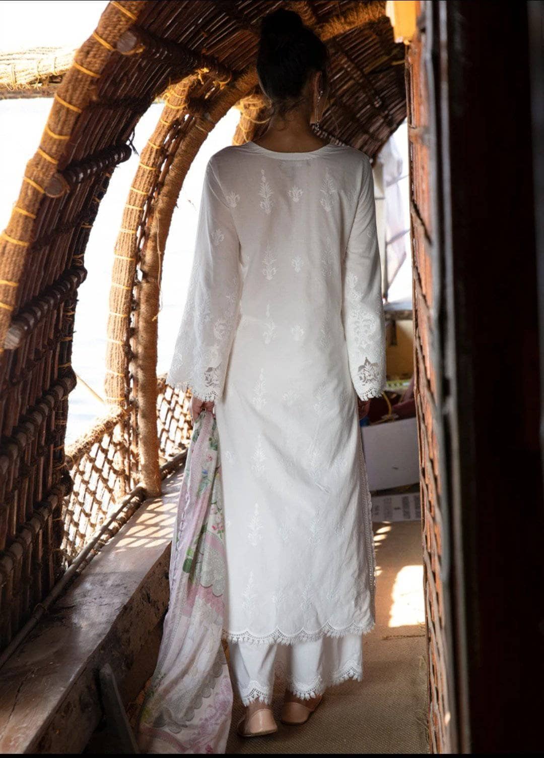 img_image_lawnkari_lawn_2021_awwal_boitique