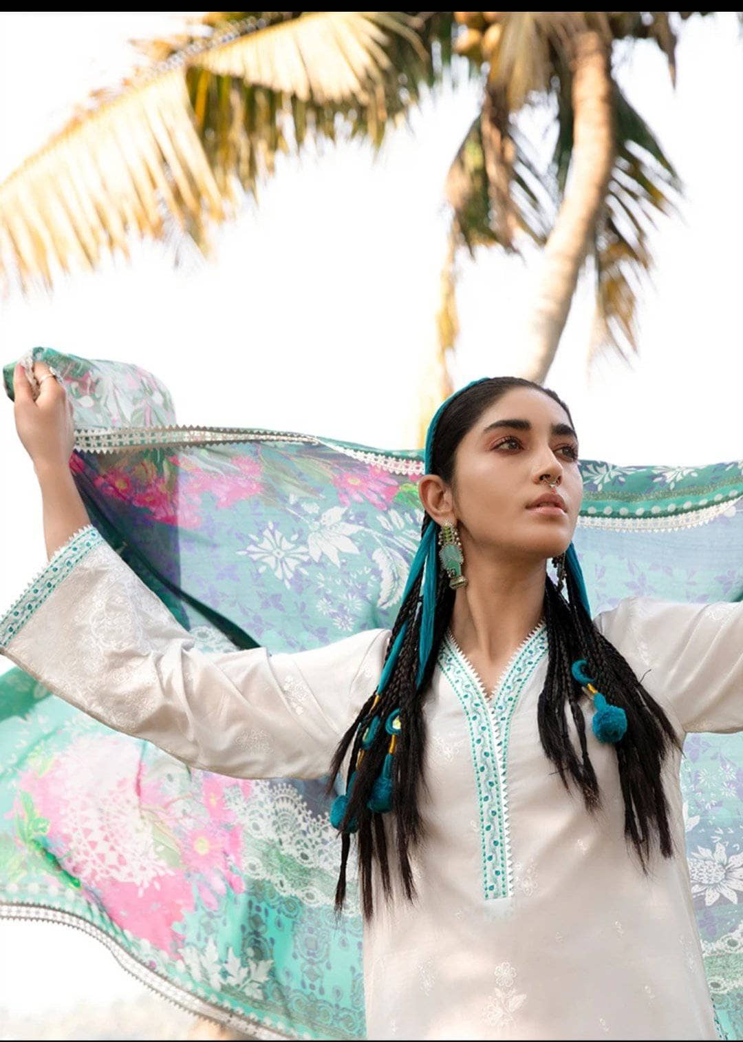 img_image_lawnkari_lawn_2021_awwal_boitique