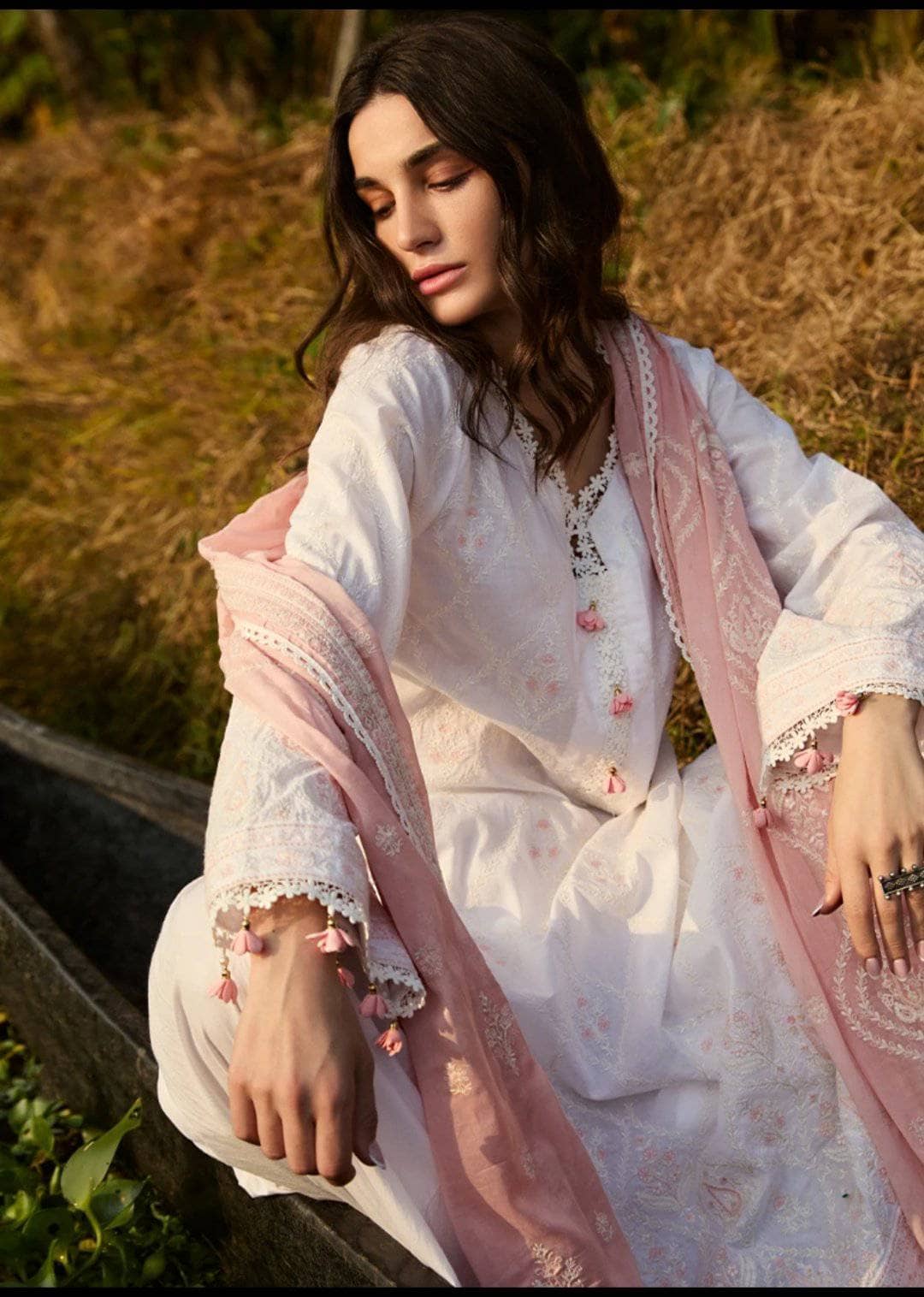 img_image_lawnkari_lawn_2021_awwal_boitique