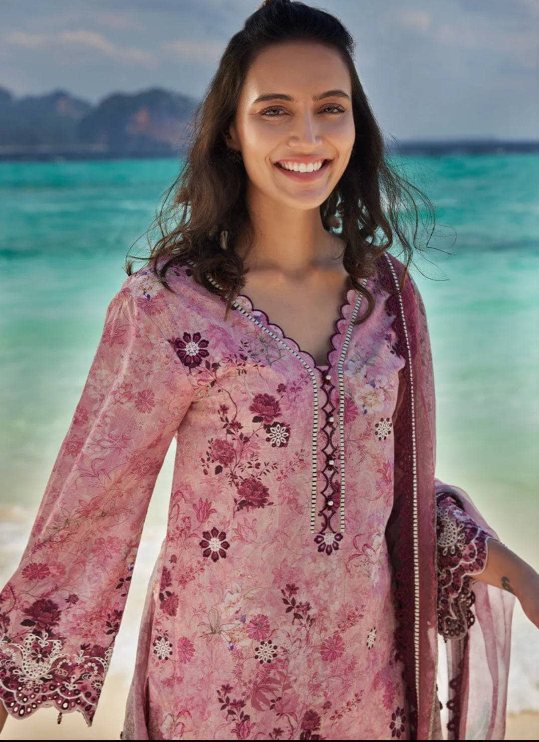 img_image_lawnkari_printkari_23_awwal_boutique