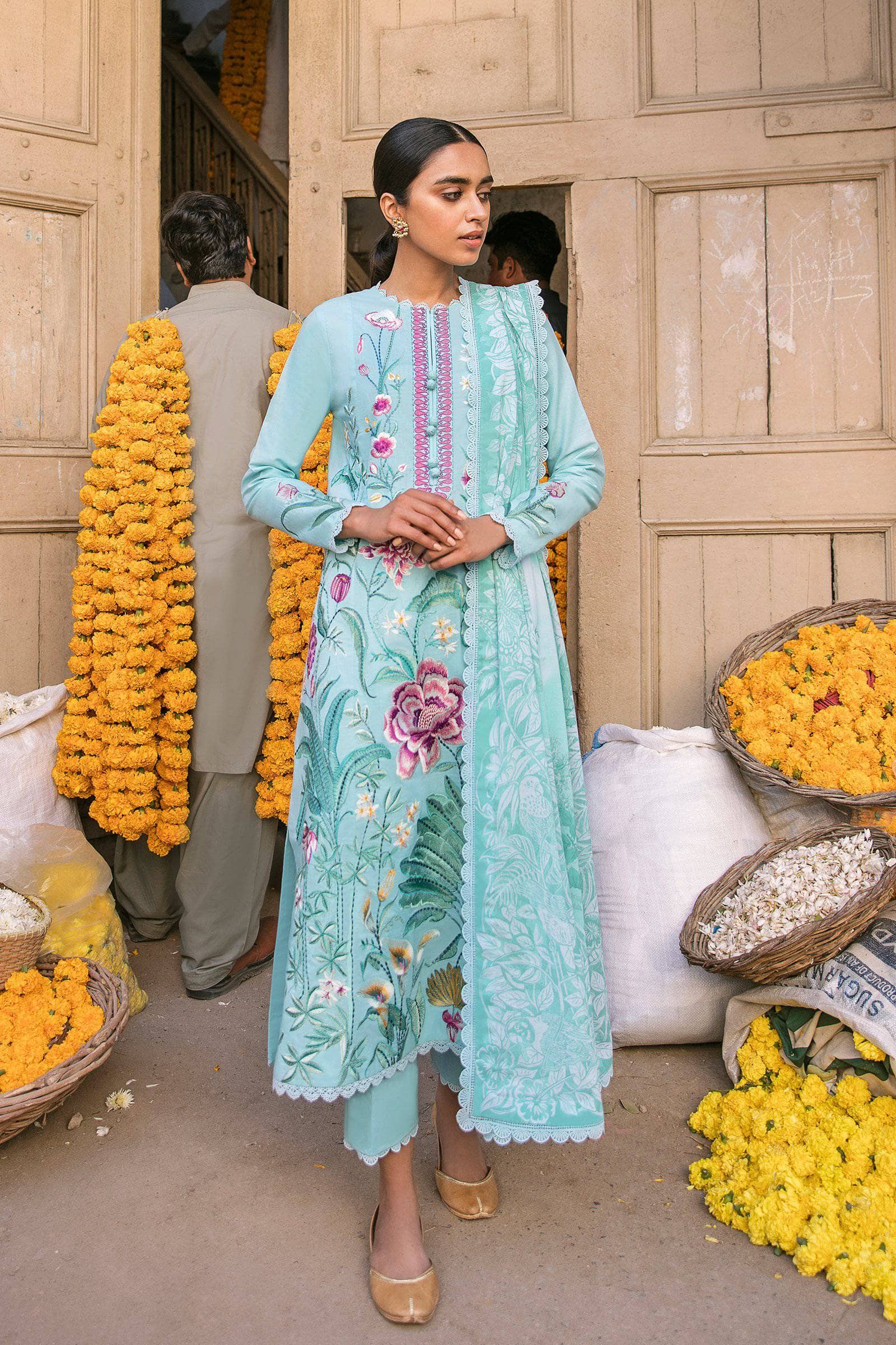 img_zaha_lawn_2021_awwal_boutique